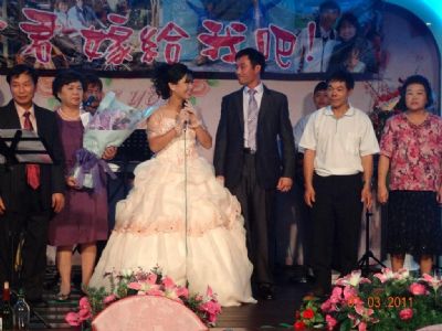 恭賀本會會員賴宥君與張家榮7月3日文定之喜，祝福幸福美滿、愛河永浴